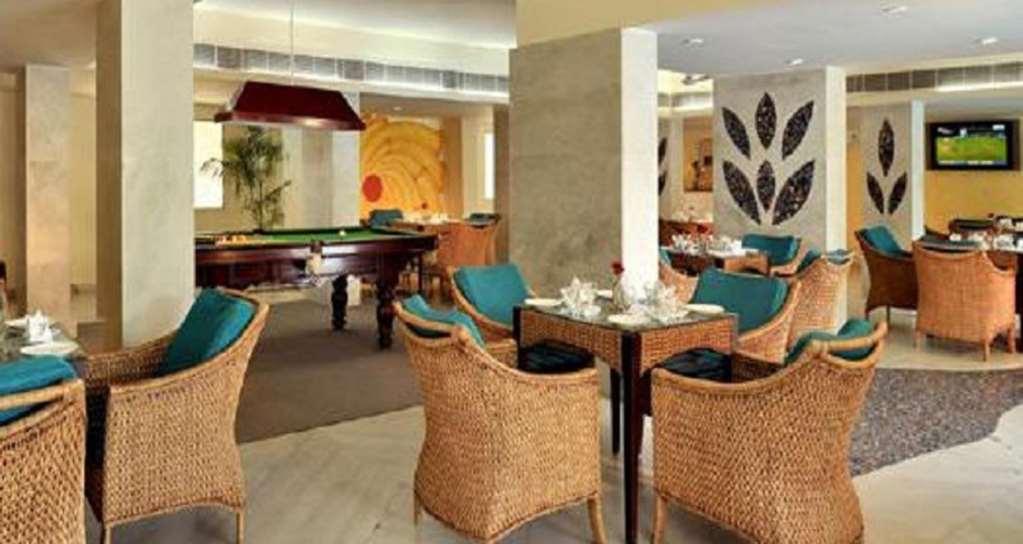 Best Western Resort Country Club Gurgáon Restaurace fotografie